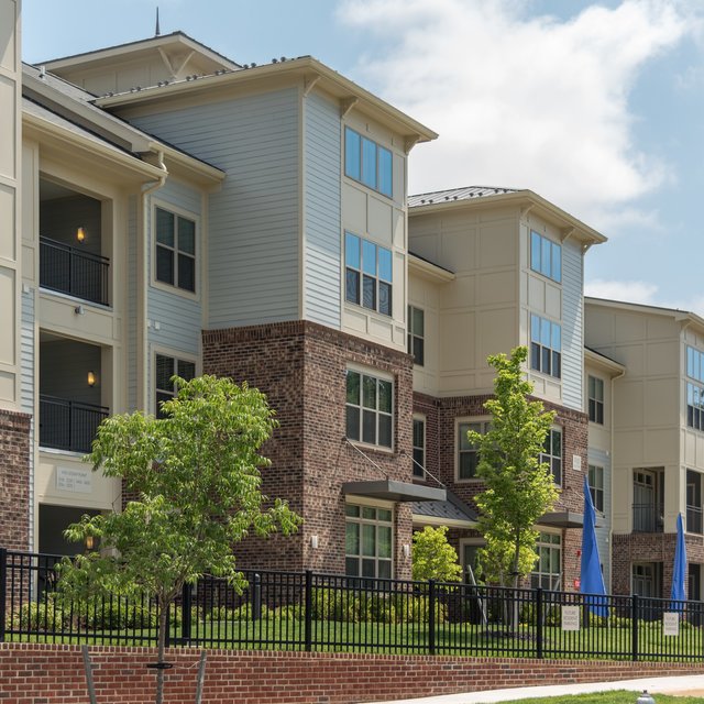 Richmond Apartments James River at Stony Point Gallery